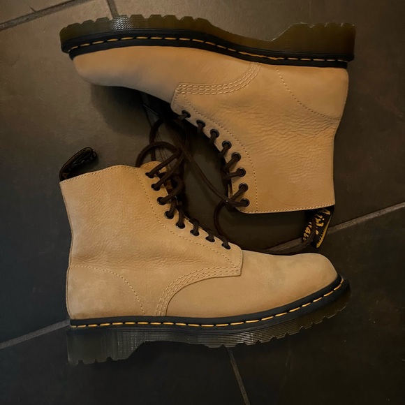 New Pascal Dr. Marten 9W / 8M Doc Martens - Picture 4 of 7